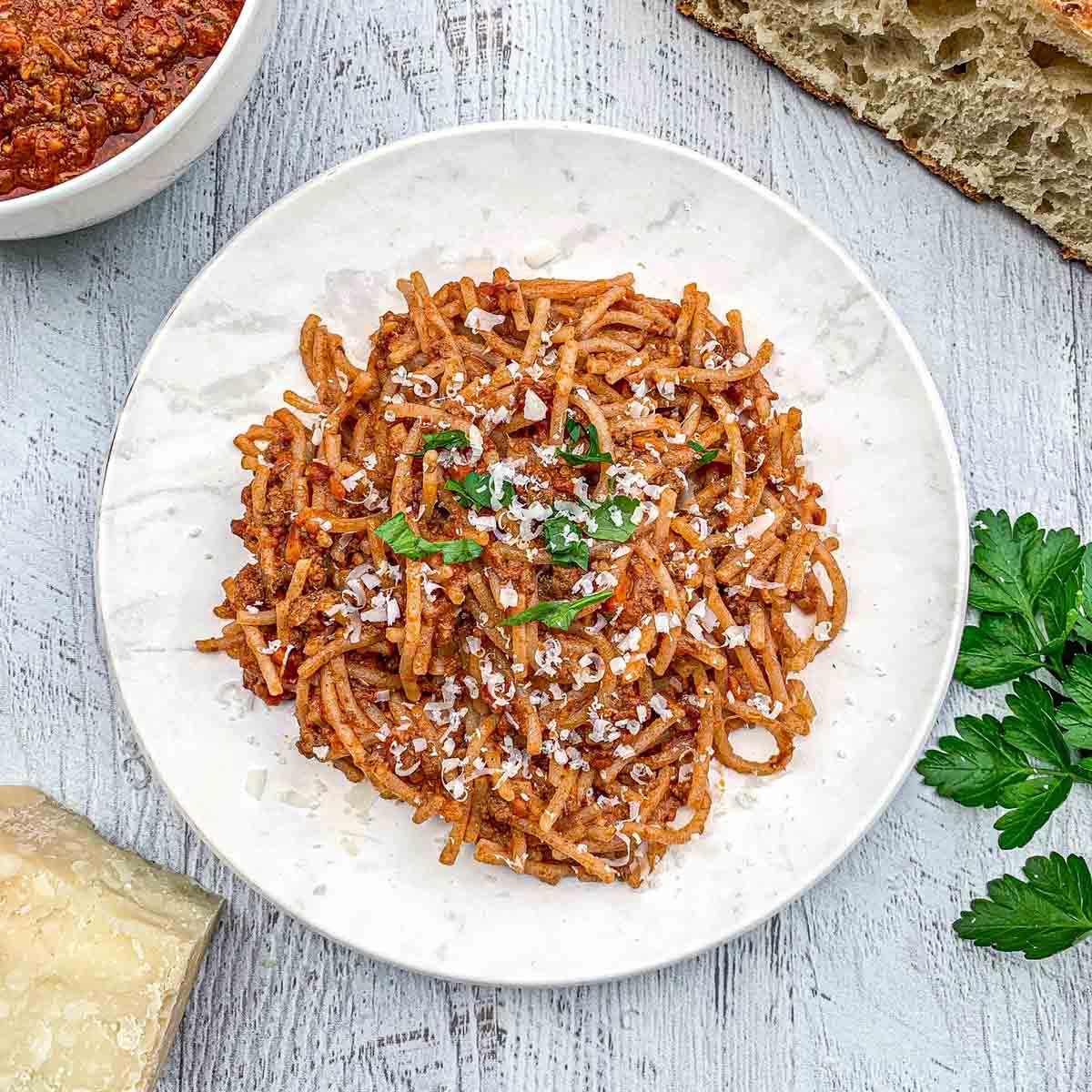 Linguine Bolognese Recipe (Linguine With Meat Sauce) 
